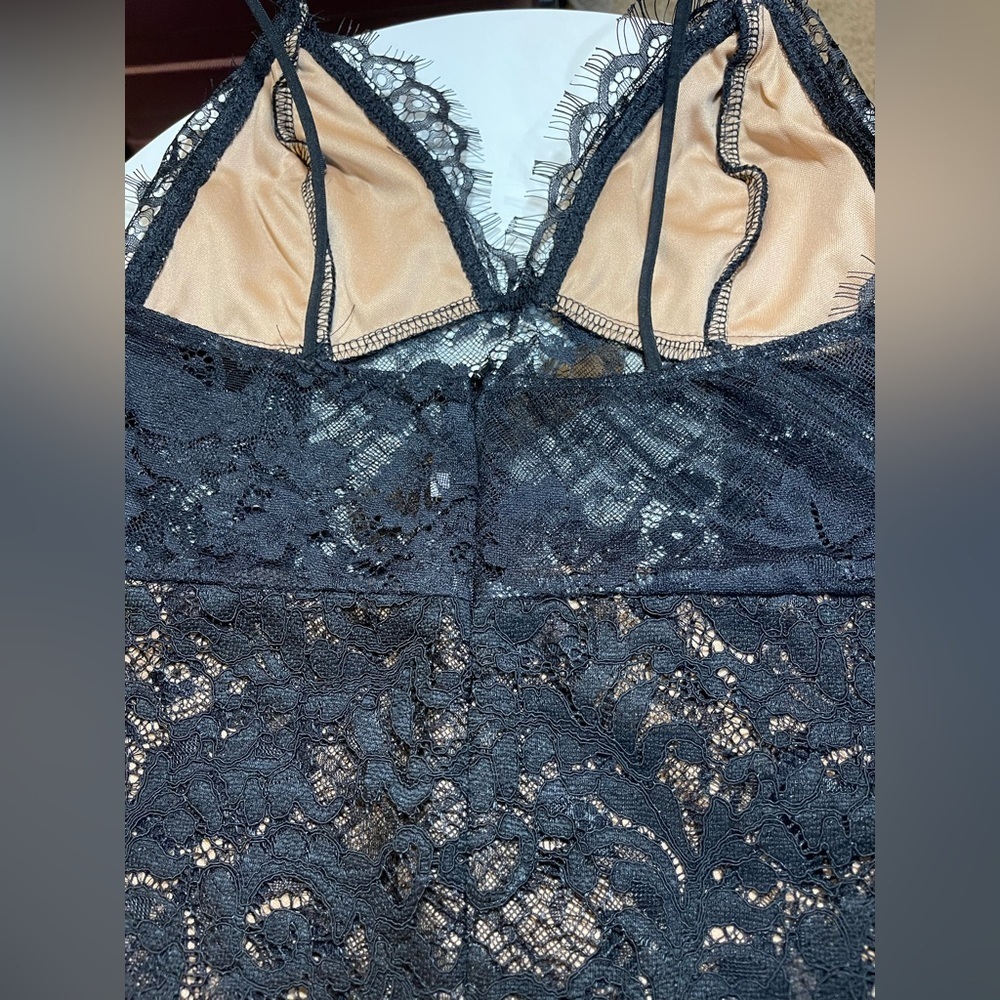 NWOT So Fancy Boutique Lace Dress Size Small. Black With Skin Tone Slip - Picture 10 of 12